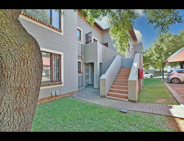 2 BEDROOM APARTMENT FOR SALE IN WINCHESTER HILLS